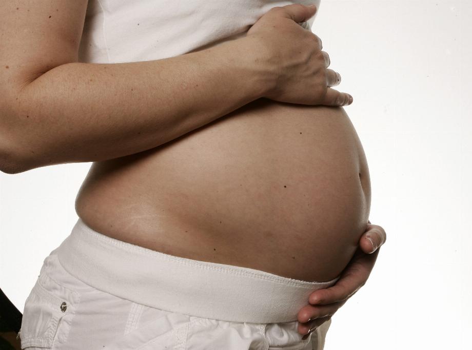 La pandémie de COVID-19 a considérablement affecté les femmes enceintes car elles courent un risque plus élevé de maladie grave que les femmes non enceintes du même âge (EFE/Zayra Mo/File)