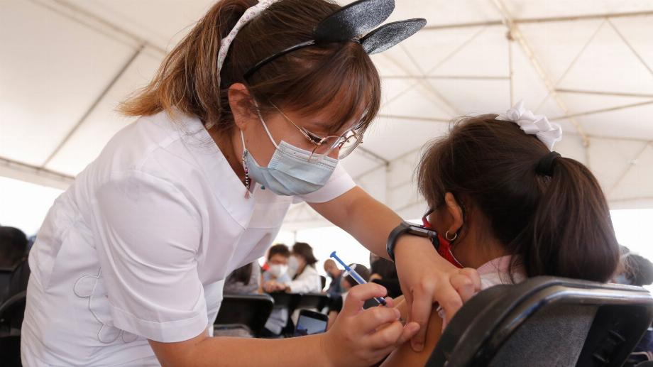La vaccination contre le COVID-19 débutera ce 5 septembre pour les filles et les garçons de 7 ans dans 32 municipalités de l'État de Mexico. (Photo: Cuartoscuro)