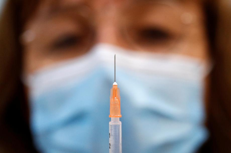 Les chercheurs ont indiqué que la baisse de l'espérance de vie était liée à l'acceptation des vaccins, à un plus grand nombre de personnes immunisées, la baisse était plus faible/REUTERS/Stephane Mahe