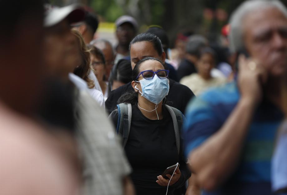 Image de stock. L'INS a averti qu'au cours du mois de décembre, les cas de maladies respiratoires augmenteront dans tout le pays. Photo : EFE/Ernesto Guzmán Jr./Fichier