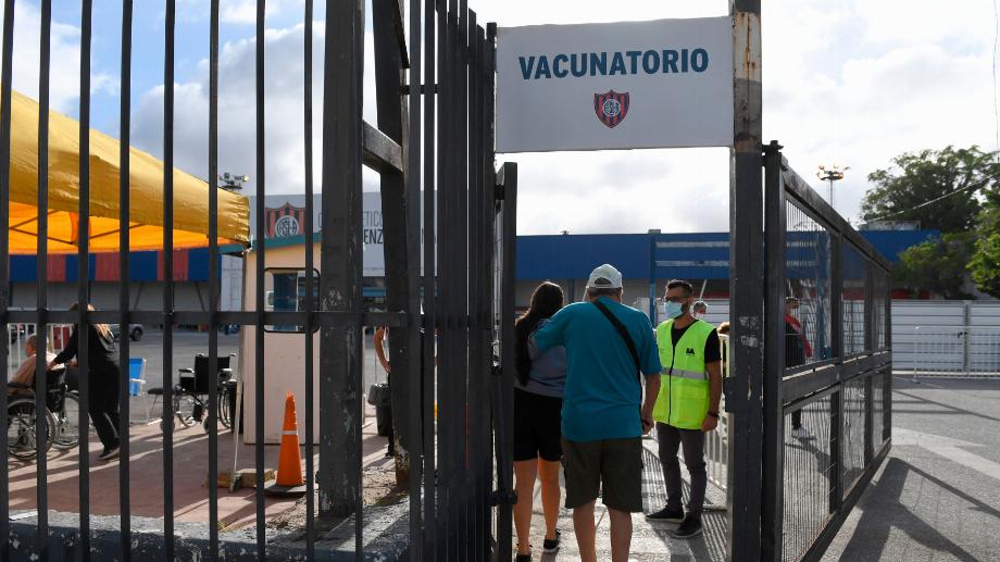 Les gens peuvent se rendre dans les centres de vaccination autorisés sans rendez-vous préalable (Maximiliano Luna)