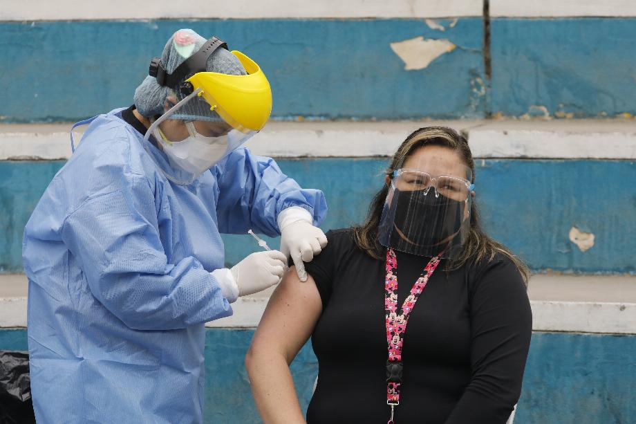 14/09/2020 Campagne de vaccination contre la grippe au Pérou, dans le cadre de la crise sanitaire provoquée par le COVID-19. AMÉRIQUE DU SUD POLITIQUE PÉROU AMÉRIQUE LATINE INTERNATIONAL MARIANA BAZO / ZUMA PRESS / CONTACTOPHOTO