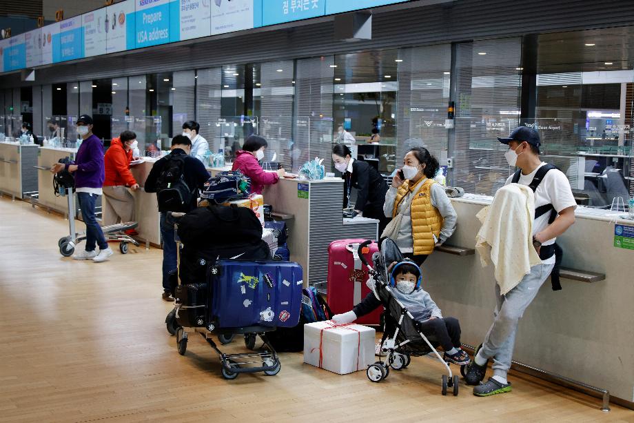 La Corée du Sud exigera des tests anti-covid et limitera la délivrance de visas aux passagers en provenance de Chine. (Reuters)