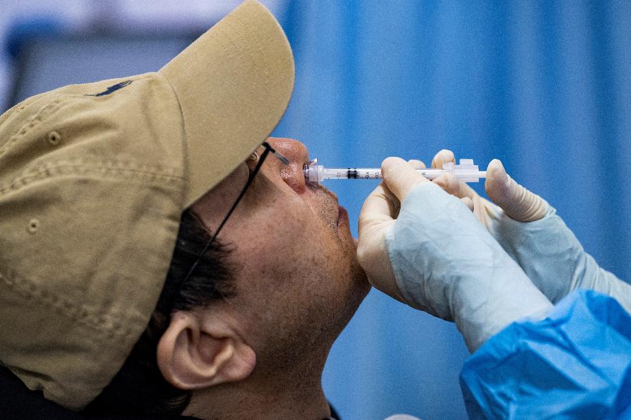 Les vaccins nasaux ont déjà commencé à être appliqués en Chine comme rappels (cnsphoto via REUTERS)