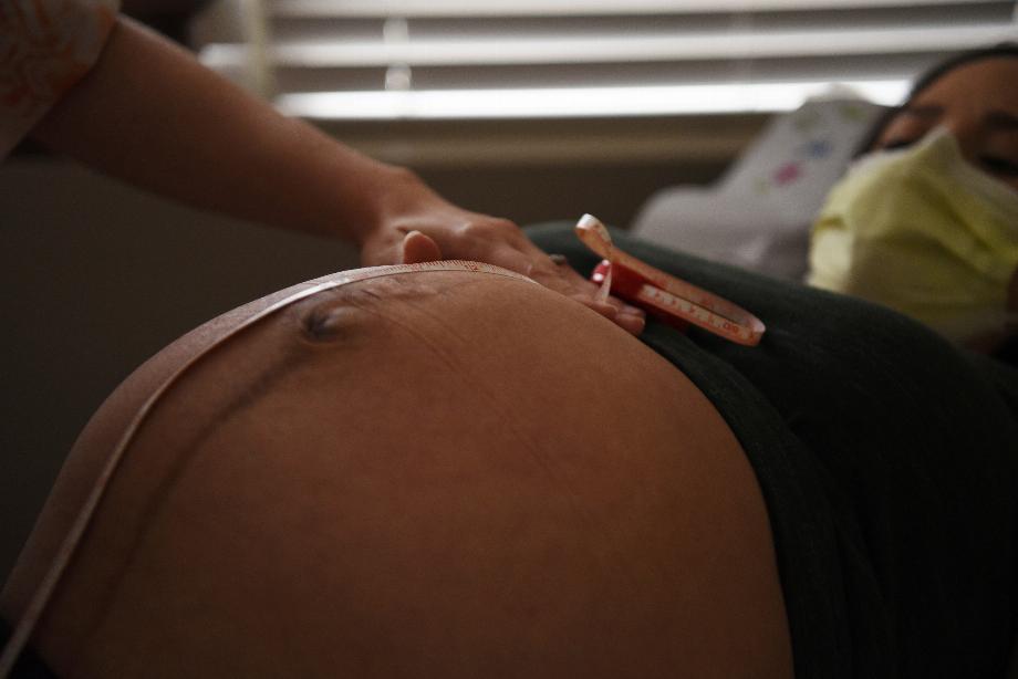 Pour déterminer l'impact d'Omicron, les scientifiques ont analysé les femmes enceintes infectées et celles qui n'ont pas contracté le virus/REUTERS/Callaghan O'Hare
