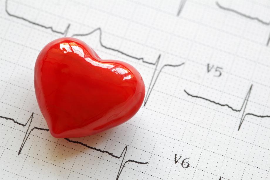 Par mesure de soin du cœur, dans le contexte de la pandémie, il est indispensable que les personnes atteintes de pathologies cardiovasculaires suivent les contrôles et le traitement qui leur correspond