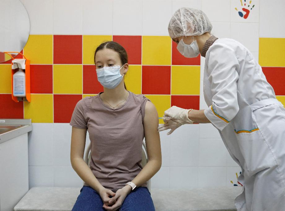 Les vaccins ne fonctionnent que pour les rappels, il est donc important d'avoir terminé le premier schéma (REUTERS / Anastasia Makarycheva)