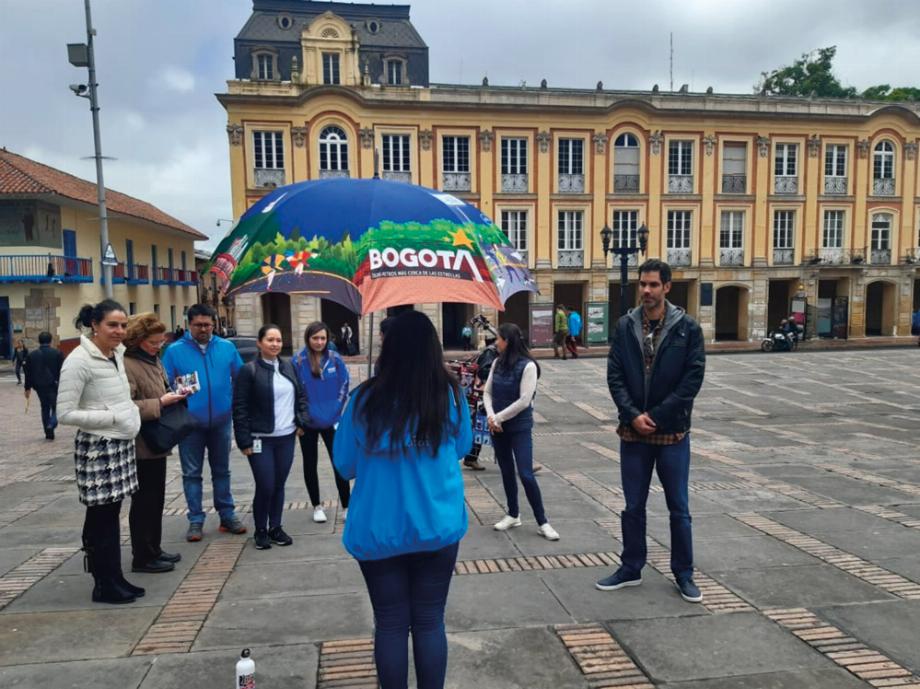 Image de quelques-unes des visites gratuites qui ont lieu dans le centre de Bogotá. Institut départemental du tourisme