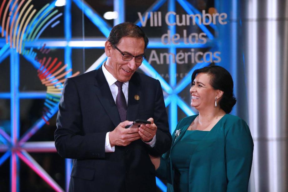 Martín Vizcarra et sa femme, Maribel Díaz, ont été vaccinés contre le COVID-19 lors des essais cliniques du vaccin Sinopharm.