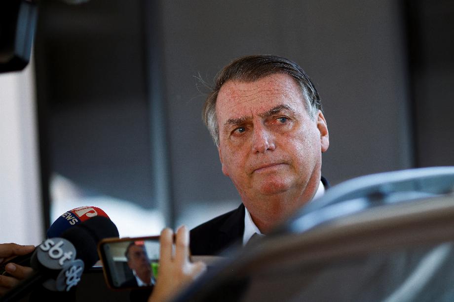 La police brésilienne enquête sur une autre vaccination présumée de Bolsonaro contre le coronavirus (REUTERS)