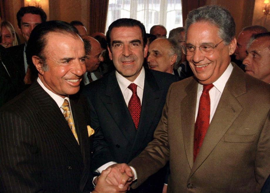 Les présidents de l'Argentine, Carlos Menem (i), du Chili, Eduardo Frei (c), et du Brésil, Fernando Henrique Cardoso (d), à Davos (Suisse), lorsqu'ils ont promu le Mercosur (EFE)