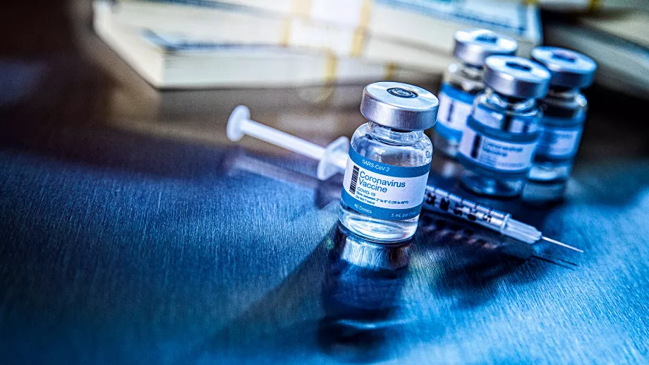 Illustration d’un flacon de vaccin contre le coronavirus et combien cela coûtera Gettyimages