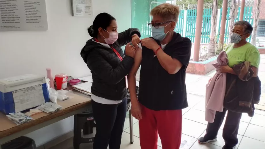 Les vaccins seront appliqués dans les centres de santé et cliniques de l'IMSS et de l'ISSSTE du CDMX. Photo : FB/Secrétariat à la Santé de Mexico