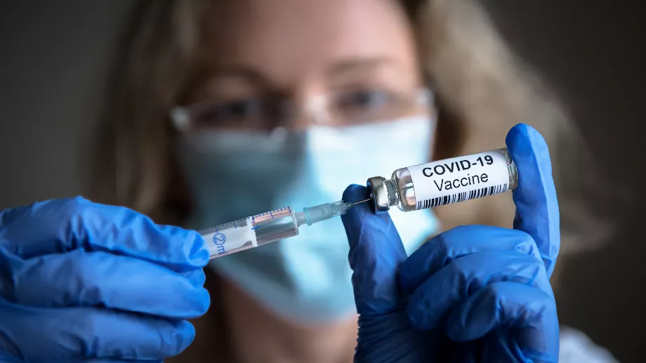 Vaccin contre la COVID (Shutterstock)