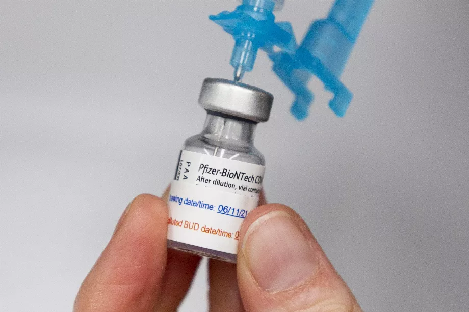 Le vaccin développé par Pfizer est en vente à partir d’aujourd’hui. Image d’archive. EFE/EPA/MICHAEL REYNOLDS