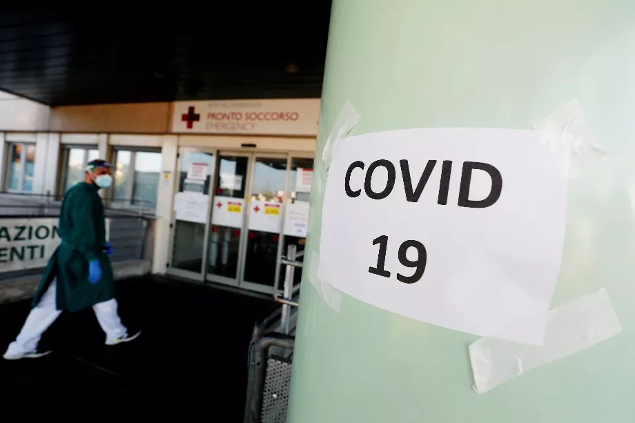 Panneau COVID au Policlinico Tor Vergata à Rome (Reuters)