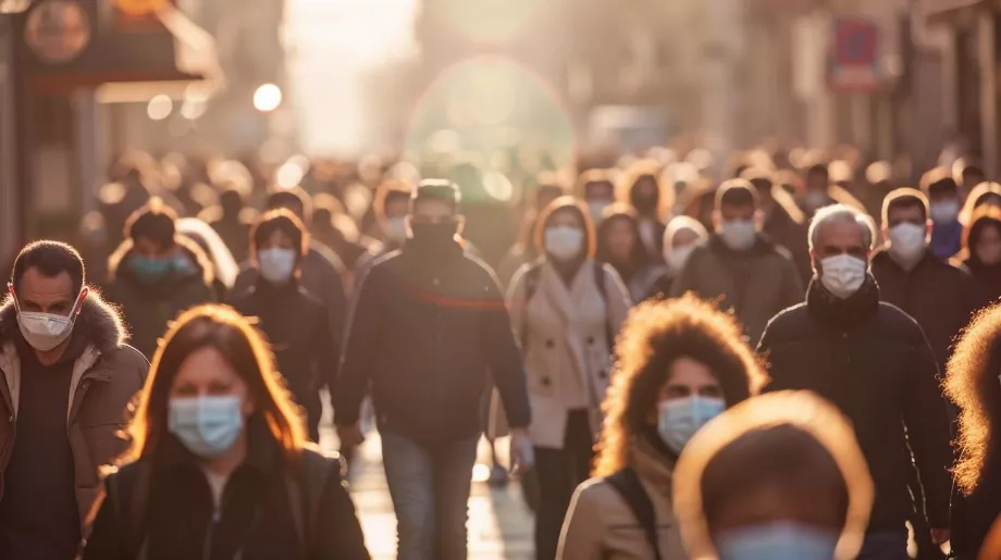 L’OMS a déclaré la COVID-19 pandémie mondiale en mars 2020, ouvrant la voie à une ère d’incertitude et de défis sans précédent en matière de santé publique mondiale. (Image d’illustration Infobae)