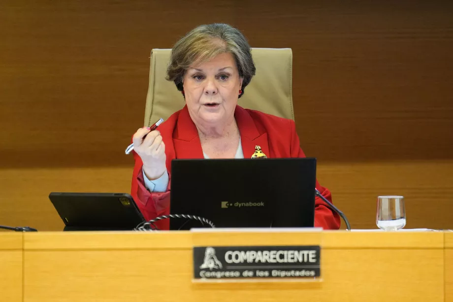 La présidente de la Cour des Comptes, Enriqueta Chicano, dans la Commission Mixte pour les Relations avec la Cour des Comptes. (EFE/Borja Sánchez-Trillo).